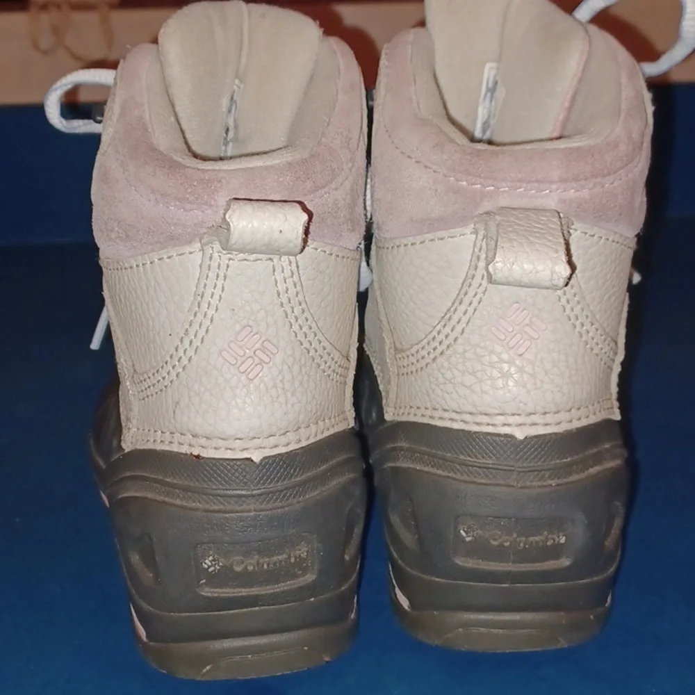 Columbia Youth Big Girl’s Snow Boots, Size 1, Black, Pink, White